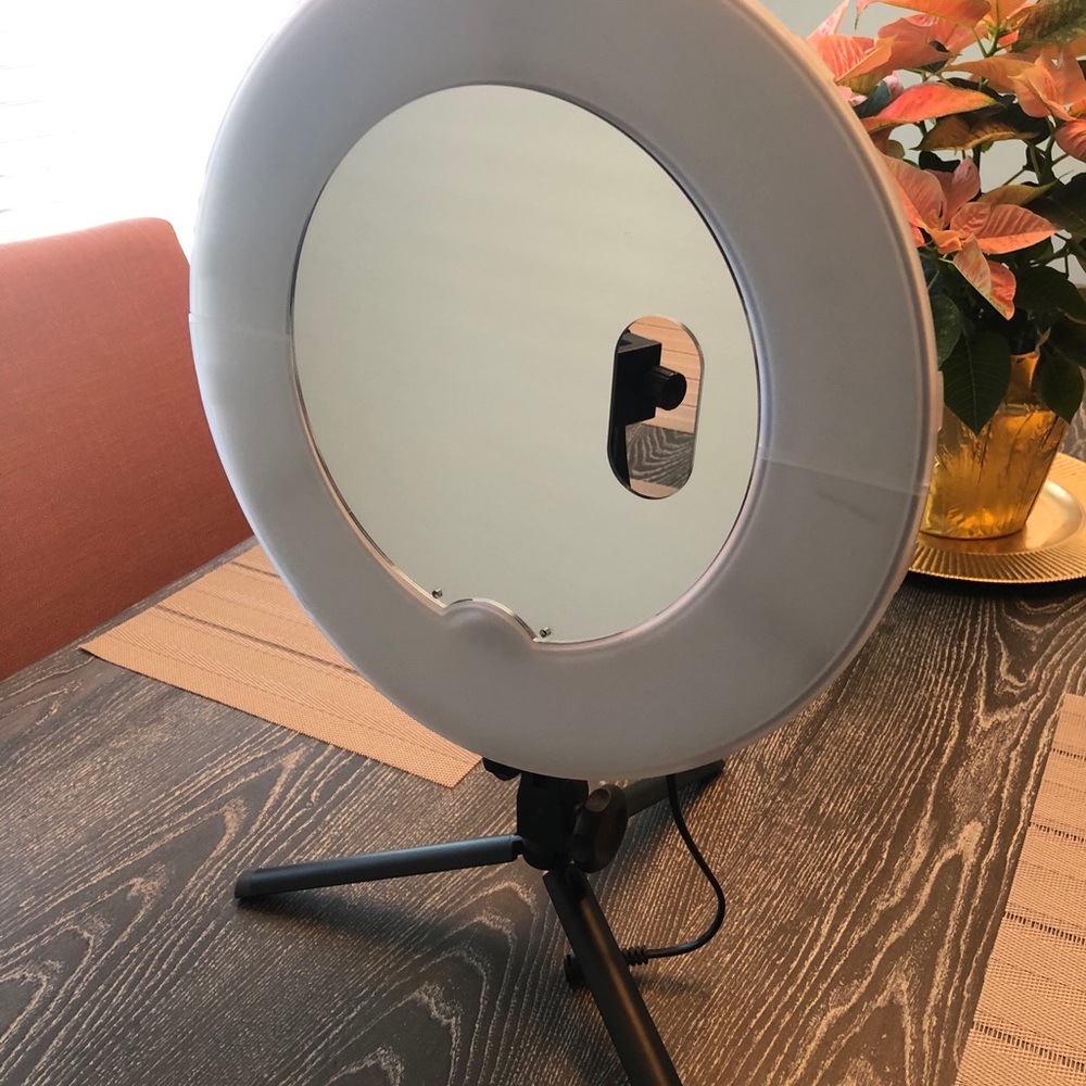 Makeup Light - Picture 2 of 3
